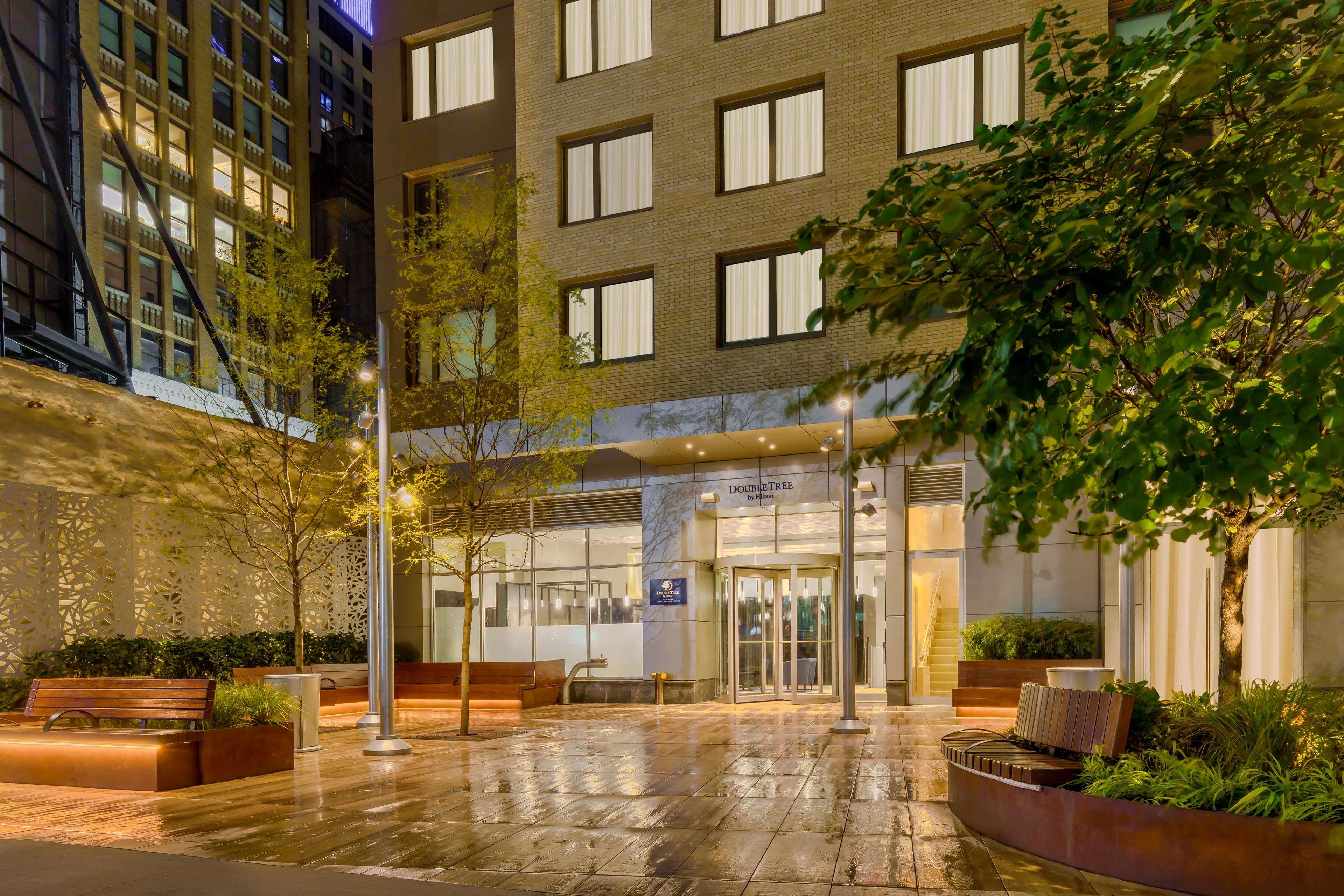 Hotel Doubletree By Hilton New York Times Square South Exteriér fotografie