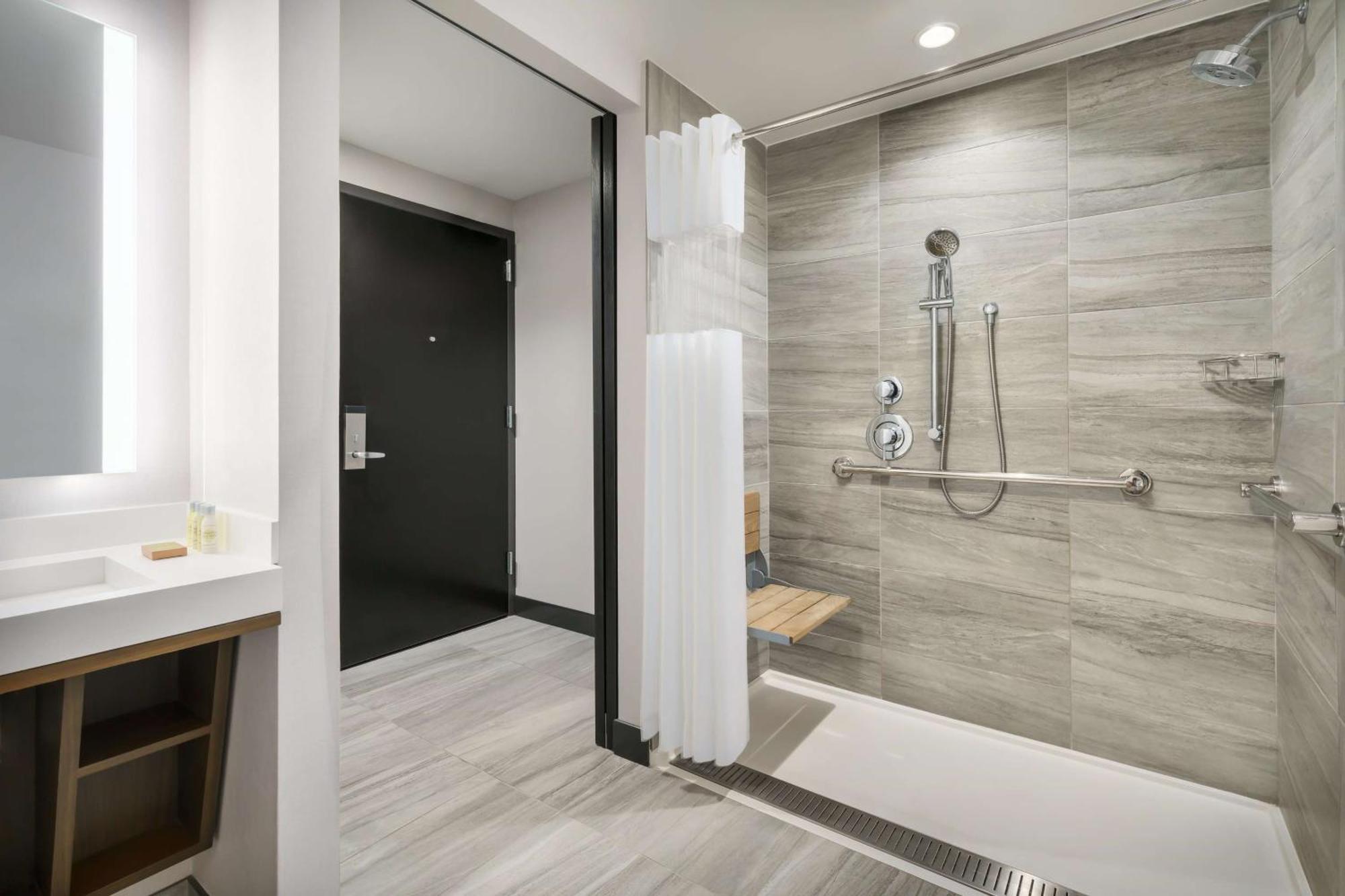 Hotel Doubletree By Hilton New York Times Square South Exteriér fotografie